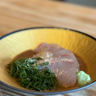 新栄 屋根裏