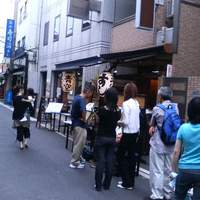築地青空三代目 本店 - 行列の図