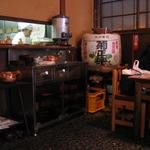 並木藪蕎麦 - 菊正宗の樽と店内