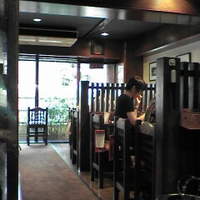上野太昌園 上野本店 - 店内。かっこよさ二割増し