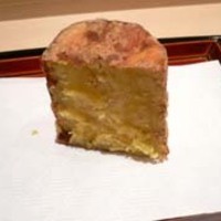 てんぷら 近藤 - サツマイモ、半分にしたところ
