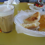 プリンス・カフェ - 隣接するベーカリーのパン