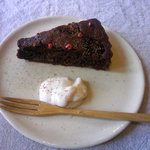 灯鳥 - いちじくとピンクペッパーのチョコレートケーキ