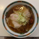 ラーメン 哲史 - 醤油ラーメン(700円、真上から)