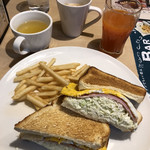 ジョナサン - シャキシャキキャベツのハムエッグサンドモーニング 701円