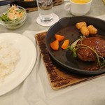 リーガプレイス肥後橋 カフェテラス - ライス、サラダ、スープがセット