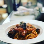 ピッツェリア&ワイン食堂 トマトヘッド - ナスとしめじのポモドーロスパゲッティ