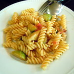 ピッツェリア武蔵野山居 - 芽キャベツ、アンチョビ、玉ネギ、トマト入りのフジッリ