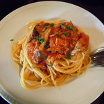 ピッツェリア武蔵野山居 - キノコ、ツナ入りトマトソースのスパゲッティ