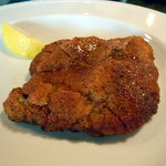 ピッツェリア武蔵野山居 - 牛肉のカツレツ　レモン添え