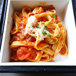 ブルガリ イル カフェ - トマトのパスタ。