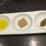 メゾン ルパン ミュラ - エクストラバージンオイル、豚肉コンソメ、オリーブとアンチョビ