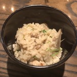 焼き鳥 とりら - 〆の鳥牛蒡釜飯