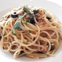 リストランテ アクアパッツァ - ブリとフレッシュトマトのスパゲッティーニ