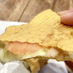 鯛あん吉日 - ベーコンチーズの中身はこんなの