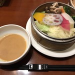 中華ビストロうちだ - 野菜のセイロ蒸しはゴマだれで