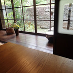 発酵薬膳料理 らふぁえろ - 北側の縁側