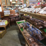 水辺のカフェ 北斎 - 1F 地産品売場
