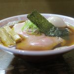 らあめん サンド - 粘度さえ感じるスープです