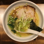 らーめん かんじん堂 熊五郎 - 塩らーめん(750円、真上から)