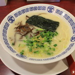 Marukin Ramen - まるきんラーメン(700円、斜め上から)