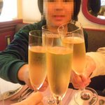 丸山亭 - 乾杯！大人はシャンパン、息子はノンアルコール
