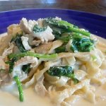 Ｌａ毛利 ターブルペイザンヌ - 鶏肉と畑のほうれん草の自家製手打ちパスタ（タリアッタレ）