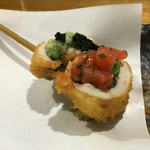 麺庵 小島流 - 小島流チャーシューとズッキーニの梅シソ揚げ～キャビアと2色野菜のソース～（「串揚げ 穂卓 × 麺庵 小島流」3000円）
