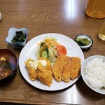 田代 - カキフライとハムカツ定食　700円