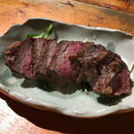 麺庵 小島流 - 塊焼 短角牛の内もも（「スペシャルコラボコース」5000円）