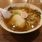 Ajinomisemichioshokudou - 醤油ラーメン(680円、斜め上から)