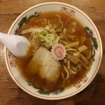 味の店 みちお食堂 - 醤油ラーメン(680円、真上から)