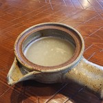 地水庵 - 白濁してますが蕎麦粉を混ぜた物ではなさそうです♪