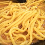 横浜家系 泰和らーめん - 麺は弾力がありました。