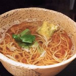 蕎麦屋 にこら - 季節野菜の天ぷらそばのおそば
