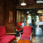Anomali Coffee - 1811_Anomali Coffee Kemang_店内