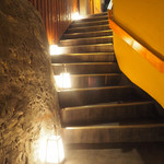 人形町 やま田 - 階段下がった地下