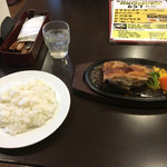洋風ごはん α - チキンステーキ657円(税別)