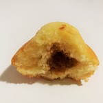 Pâtisserie Gilles Marchal - バターの風味豊かなマドレーヌ、中には甘くコク深い塩バターキャラメルが