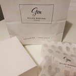 Pâtisserie Gilles Marchal - シンプルに見えてセンスが光るパッケージ、お店の名物マドレーヌがデザインされてキュート！