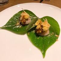 Longrain Tokyo - ①ミャンカム（えび・ピーナッツ・パイナップル・バイチャブー）