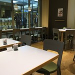 100058723 - 店内の様子。