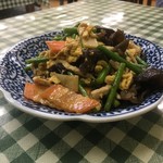 しらかば - ニンニクの芽と木耳と野菜の炒め物