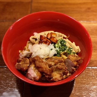 つけ麺！まぜそばも！トッピング豊富で楽しめるラーメン！