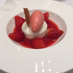 京王プラザホテル - 苺のムース