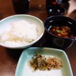 モリタ屋 - ごはん、赤だし、香の物