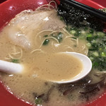 博多一凛 - 豚骨ラーメン ちょっと食べかけ