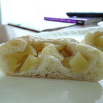 しぜん酵母と石窯ぱん bunga - りんごパン