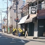 河内の中華そば 醤 - 開店30分前で約20名程