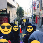 成蔵 - 9:00過ぎには整理券待ちでこの行列